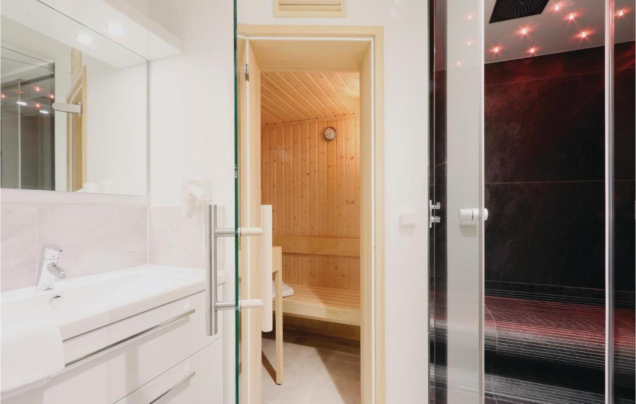 Cozy Apartment In Luebeck Travemuende With Sauna Экстерьер фото
